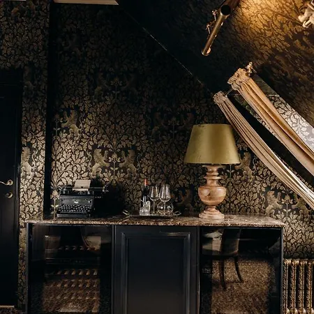Hotell Charmante Skostredet