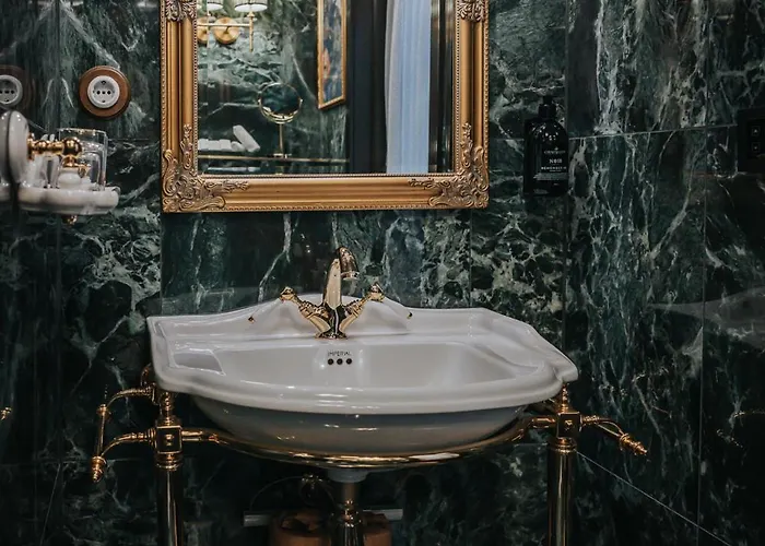 Charmante Skostredet Hotel 5*